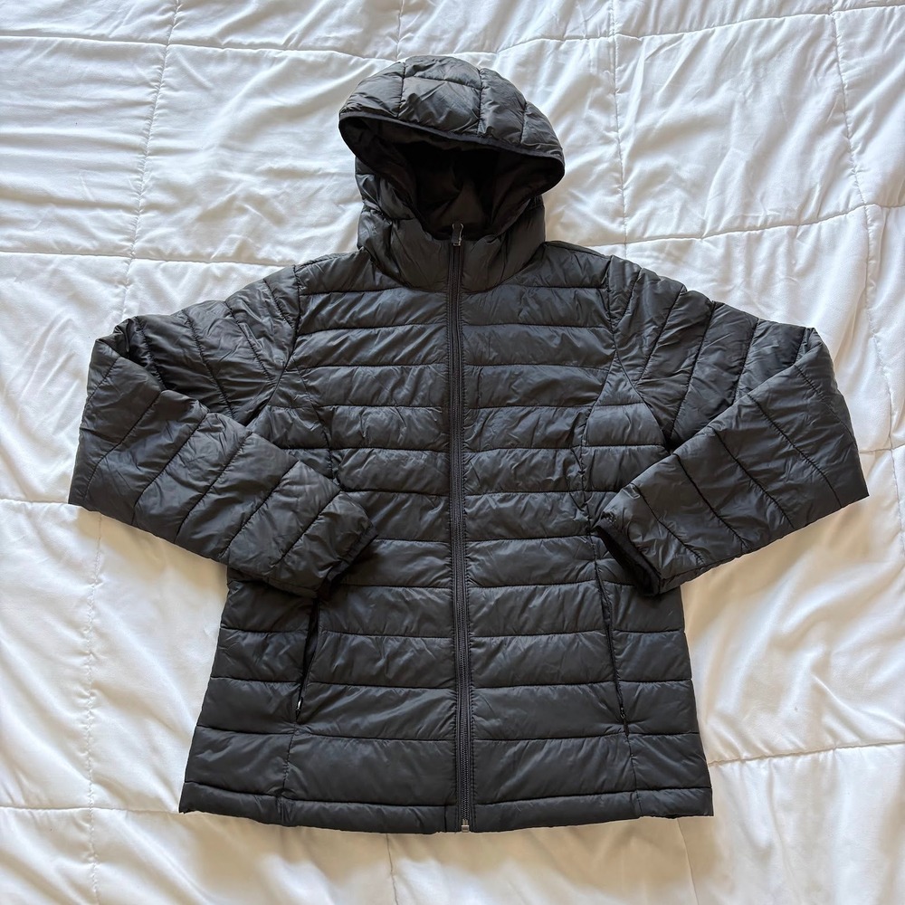 Amazon Essentials Medium Black Lightweight Water-Resistant Puffer Jacket Gorp